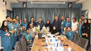 تجلیل از کارکنان خدمات و پشتیبانی بیمارستان ضیائیان به مناسبت روز کاروکارگر