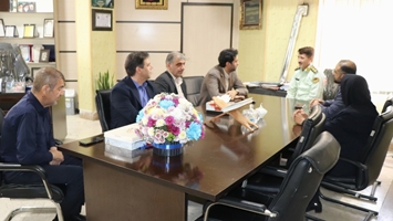 مدیر و مسئولان بیمارستان ضیائیان با کارکنان کلانتری ۱۶۱ ابوذر دیدار کردند