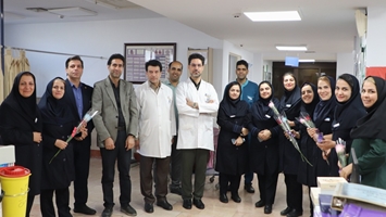 قدردانی از پرستاران بیمارستان ضیائیان در روز پرستار با حضور رئیس بیمارستان
